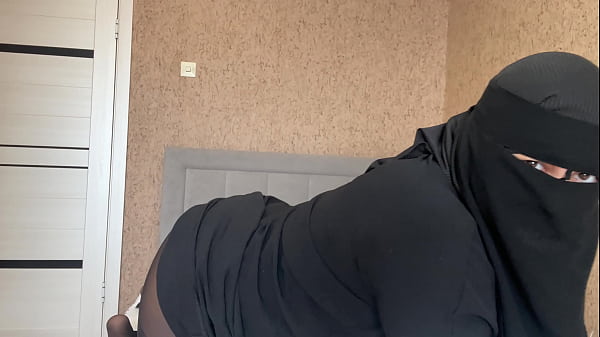 hot stepmom without panties