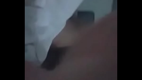 Gozando na buceta inchada da fogosa