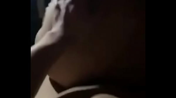 热亚洲青少年独自在房子搞砸通过邻居 