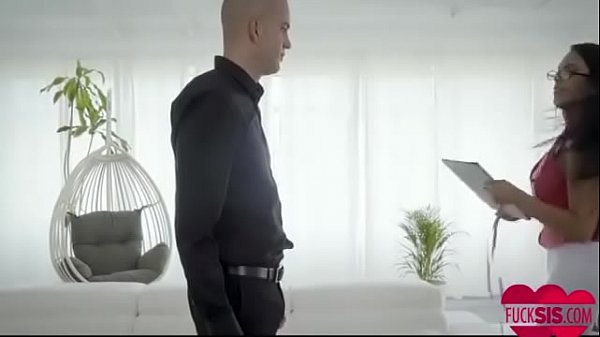 Sexy Latina Seamstress Loves Every Inch Of His Cockmp4