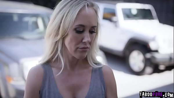 Brandi arrives at Valentinas home Approaching the house Brandi sees an open toolbox and grabs a wrench from i