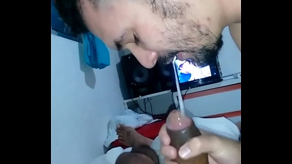 L&eacute;o babando no pau do Thy