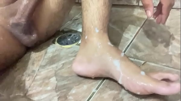 Melhor gozada nos p&eacute;s