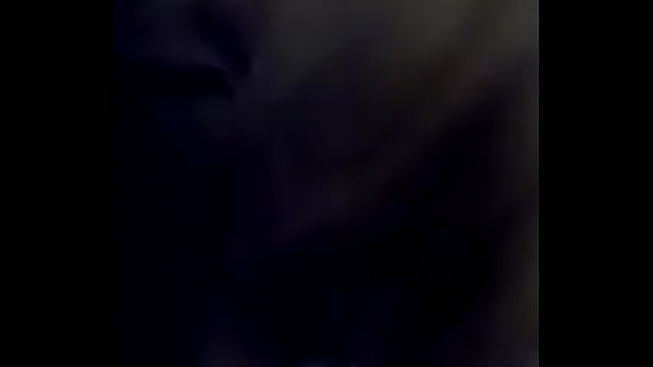 Metiendose el dedo por peruano