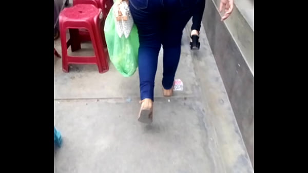 La hermana... Esta buena..... Les gusta?