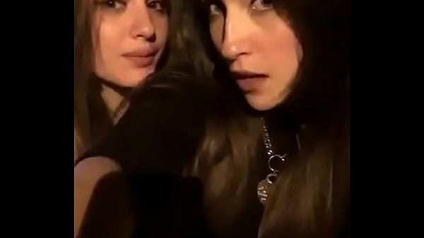 "&iquest;Te podemos chupar la pija?"