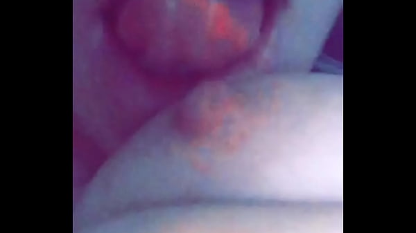 Chupando pr&oacute;prio seio