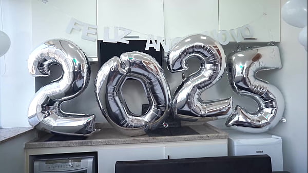 Oscar Batty's New year 2025 sex orgie : 3 slutty Brazilian cuties vs 5 huge cocks (DAP, anal, Dry version, ATOGM, rimming, romain, 5on3) OB431