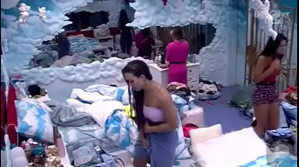 BBB20 Rafa vacilou e acabou mostrando demais