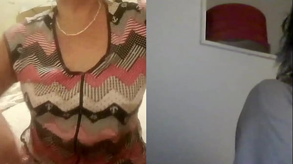 Dalia showing her beauty 