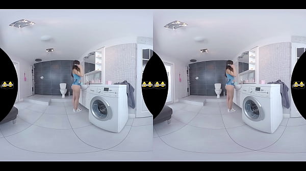 VR Pissing in the Bathroom  