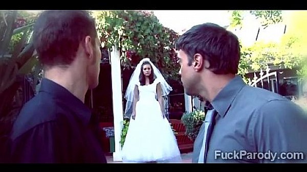 Redhead beauty has fun with her mans huge meatbone