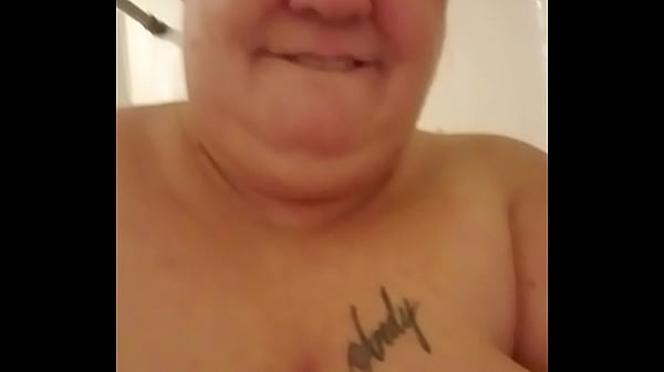 Bbw squirt showera  