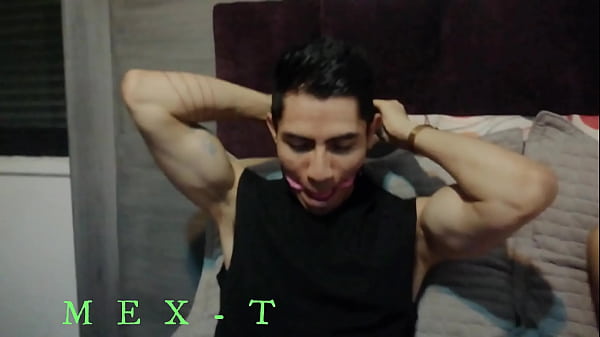 DOS CHICOS AMORDAZADOS CON BALLGAG Y COSQUILLAS  