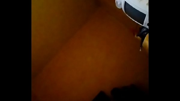 Que rico mientras mi esposo espera en casa 