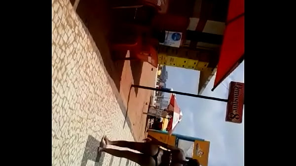 bundinha gostosa na praia