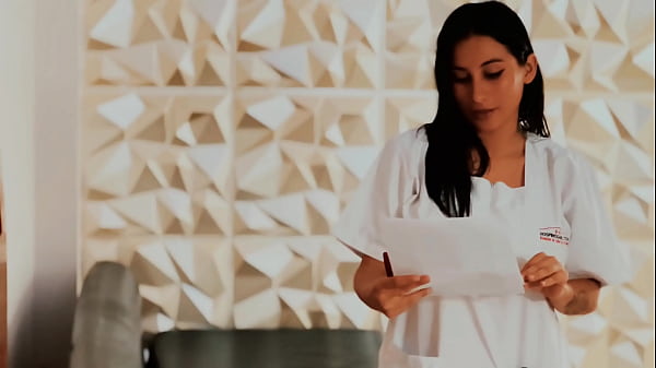 Lo Que No Viste en el Set Jennifer Play & Kitty DJ: Exhibicionistas L&eacute;sbicas Detr&aacute;s de C&aacute;maras  