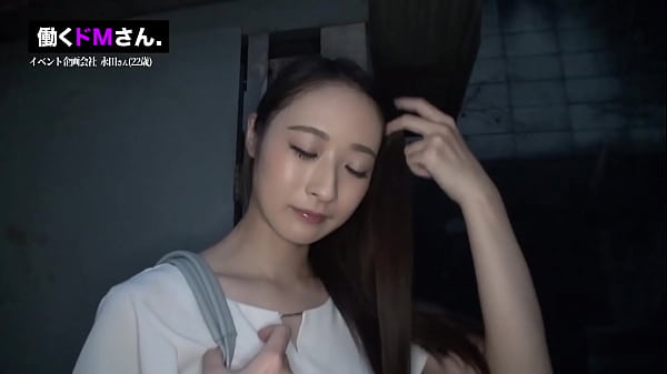 この日面接にやって来たのは永田さん！黒髪で清らかでAVとは無縁な印象の彼女ですが、こういう女性が意外にスケベなのはAV業界では常識かもしれないですね②面接後のある日。会社主催のBBQが行われていると情報をキャッチした我々は、すぐさま現場へ！いい天気でビールを飲み、同僚たちと楽しんでいる彼女を確認！トイレに行った隙を見計らって突撃！「なっ&hellip;なんでココに！？」と驚く彼女のリアクションが良かったので、そのままトイレで撮影しちゃうことに！ https://is.gd/6MYkzP  