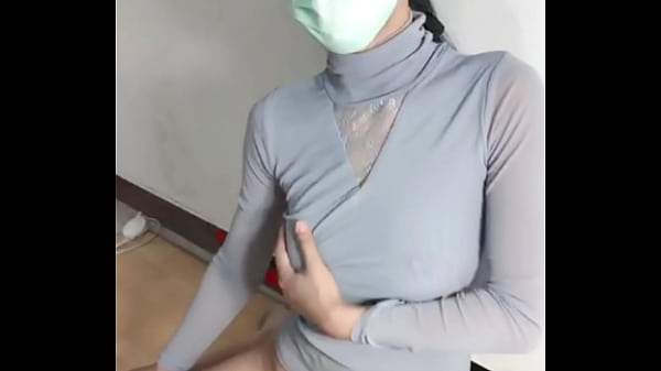 Siganjue-邻家少妇吊带丝袜拼命自慰，缺少男人的滋润是有多饥渴