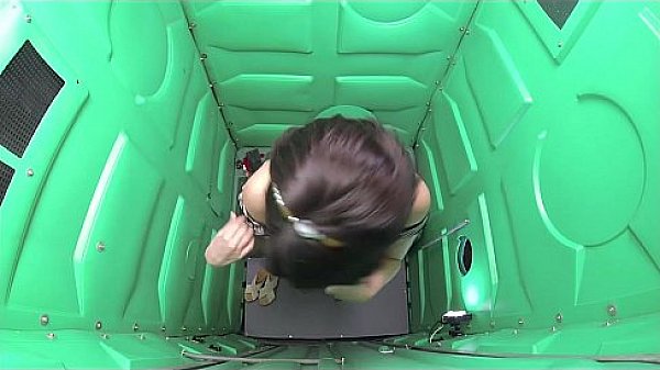 Porta Gloryhole Thick teen swallows loads of cum parking lot