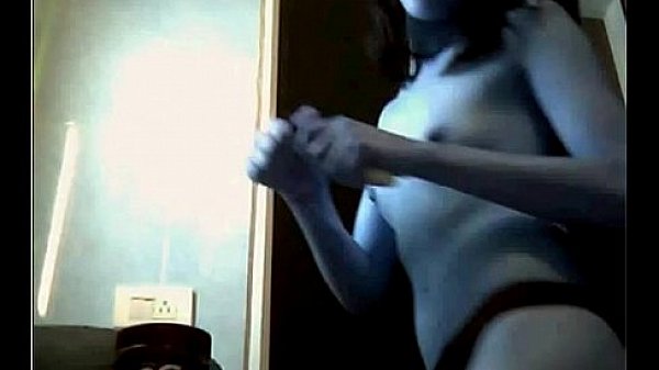 Twilight Gone Wild - Kristen Stewart aka Bella Masturbates On Web Cam With White Vibrator