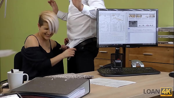 LOAN4K. Hottie est&aacute; dispuesta a tener sexo si consigue dinero a cambio