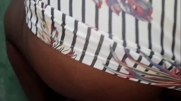 Dei a buceta pro vizinho tarado