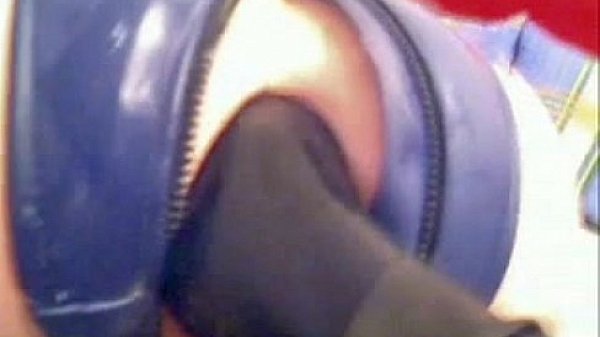 Rubber slave fisted by Mistress