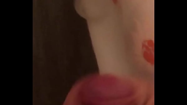 Jal&aacute;ndomela tirando mucha leche quien gusta vivo en Los Angeles