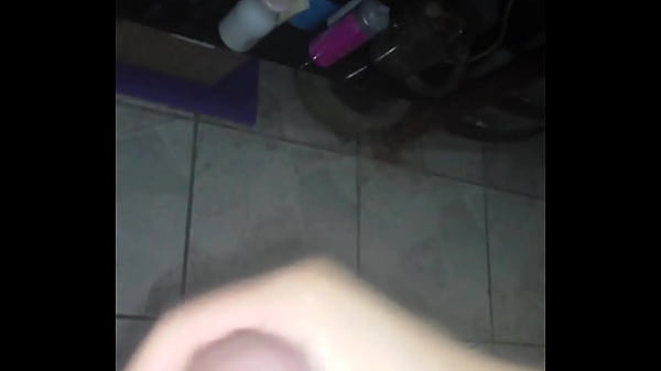 GOZANDO SOZINHO PENSANDO NA PICA DO BOY 