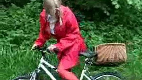 Little Red Riding Hood  french