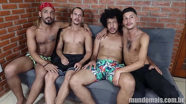 orgy with four men leaked on the internet 