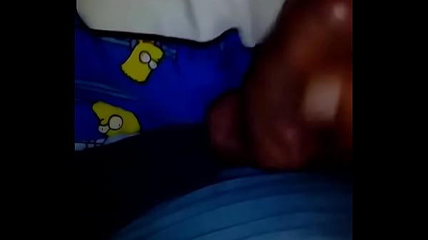 wilton se masturba para su esposo a escondidas de su esposa 