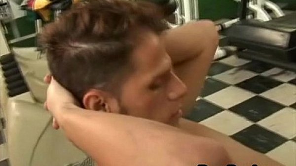 Gym Bud Papis pumps hard barebacking at the gym