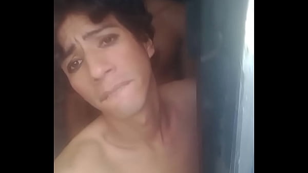 Mira esta postura para cojerme me encanta asi  