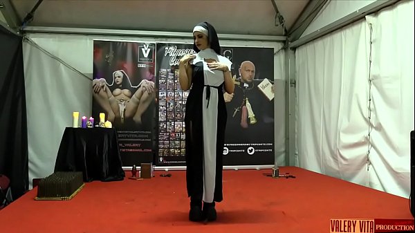 BERGAMOSEX 2020 NELLO STAND DELLA VALERY VITA PRODUCTION