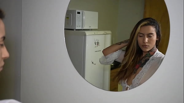 VIZINHA DO APARTAMENTO DO LADO ESTAVA QUERENDO SENTA NO MEU PAU S&Oacute; QUE N&Atilde;O SABIA COMO PEDIR, ENT&Atilde;O ELA FEZ ISSO