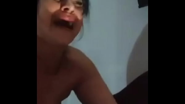 La ingeniera es una ninf&oacute;mana y siempre se anda follando a sus empleados