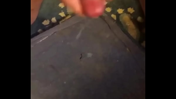 парень много кончает