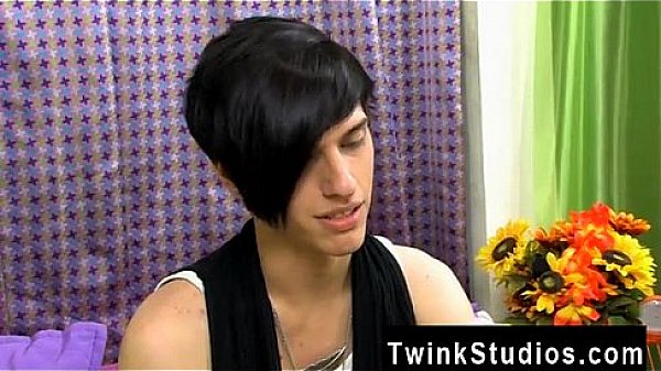 Gay jocks Taylor Lee and Jae Landen are two college aged twinks. 