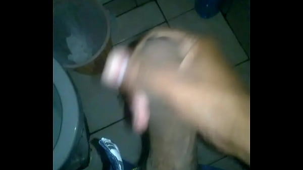 Gozando na punheta  pra  morena