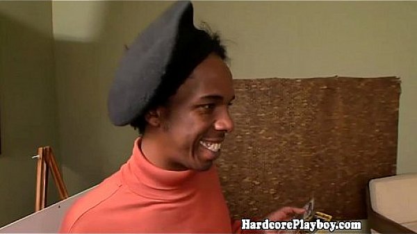 Ebony babes flash their ass in group fun