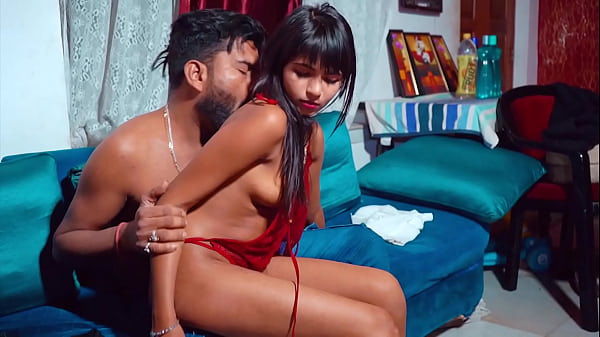 Slim sexy Bhabhi caught fully nude by his devar