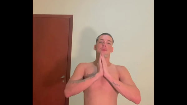 Vazou Novinho famosinho do tiktok dan&ccedil;ando brega funk pelado de pau duro