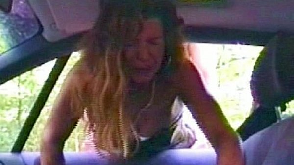 Traudl Caff works as a streetwhore and gets a quicky 