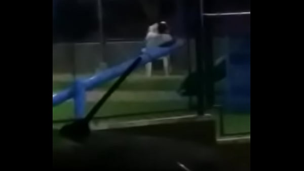 Pareja en parque de Puerto Colombia