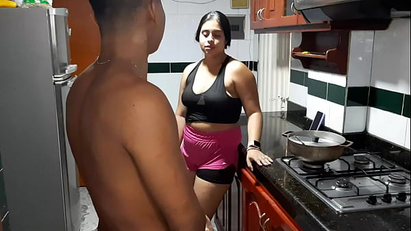 le gusta que me la folle dur&oacute; en la cocina