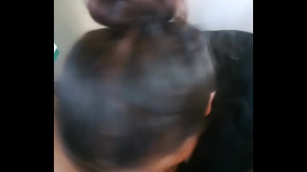 Le doy unas chupadas de pito a single vergon