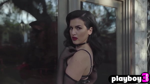 Big booty babe exposed amazing curvy body and posed totally naked after striptease  