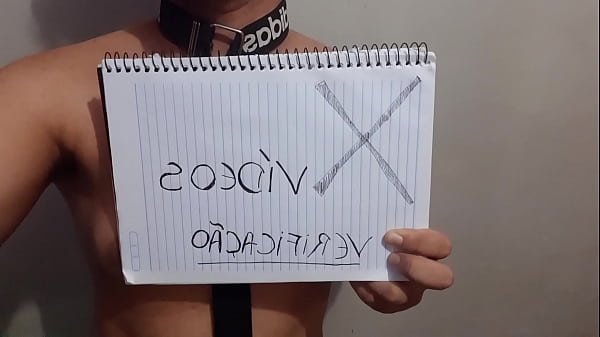 Verifica&ccedil;&atilde;o da cadelinha, de coleira.  